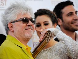 Pedro Almodovar, Blanca Suarez y Miguel Ángel Silvestre en la alfombra roja. AP /