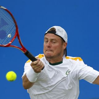 Hewitt vence a Del Potro en Queen's