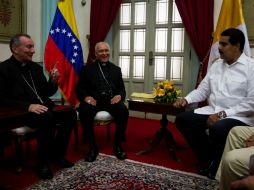 El mandatario venezolano se reunió con representantes de la Iglesia católica del país. EFE /