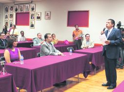 El examen. Un día antes, según los observadores ciudadanos, recibieron una copia de la prueba; la diputada Delgadillo lo niega. EL INFORMADOR /