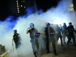 La policía turca desaloja el parque Gezi de Estambul en una operación sorpresa. AFP /