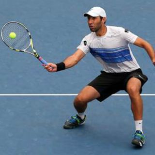 Santiago González triunfa en Halle