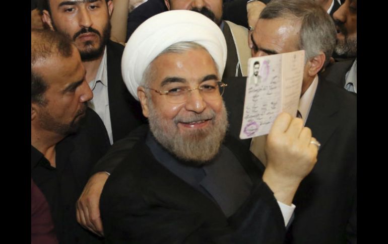 Rohani se impuso en las elecciones con 50.68% de los votos. EFE /