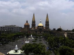 Vista del centro de Guadalajara con la Catedral al fondo. ARCHIVO /