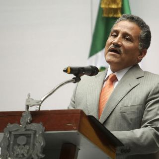 Propondrían ley de salarios máximos