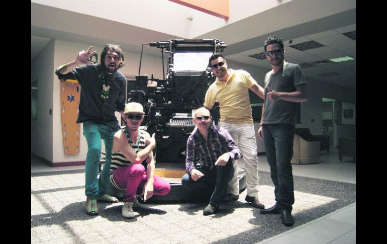 Las agrupaciones experimentan con los géneros para crear temas que atraigan a una mayor cantidad de público. EL INFORMADOR /