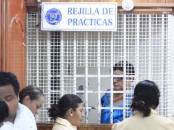 Rosa Mélida López Villanueva en las rejillas de práctica del reclusorio estatal de Villahermosa. NTX /