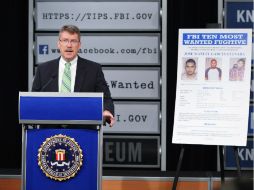 El asistente del director del FBI, Ronald Hosko, anuncia la búsqueda de José García en México. AFP /