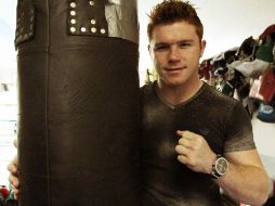 El 'Canelo' Álvarez tiene la oportunidad de regalarle al mundo una sorpresa si derrota al estadounidense Mayweather. ARCHIVO /