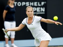 Cibulkova, segunda sembrada del certamen holandés, emplea dos horas y treinta minutos para derrotar a Domínguez. AFP /
