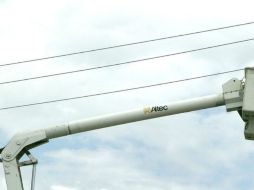 Según las autoridades, el joven tocó accidentalmente con un tubo unos cables de alta tensión y así recibió la descarga. ARCHIVO /