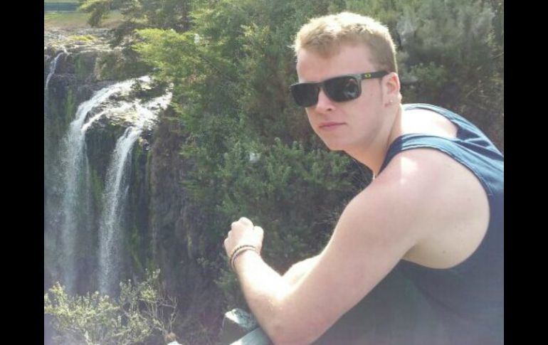 Tom Stilwell, de 20 años, saldrá hoy mismo de la unidad de cuidados intensivos. ESPECIAL /