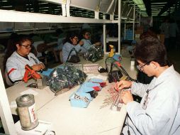 La SHCP reporta un crecimiento de cuatro por ciento en el número de plazas formales. ARCHIVO /