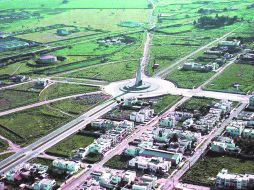 VERDE. Aquí  se observa el monumento a los Niños Héroes, la incipiente avenida Mariano Otero y una parte de la colonia Americana. EL INFORMADOR /