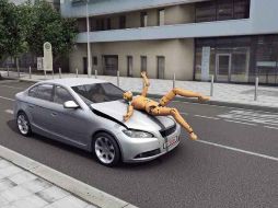 Proteger al peatón es la siguiente encomienda para los diseñadores de autos. ESPECIAL /