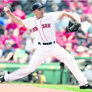 Boston se apoya una vez más en Alfredo Aceves