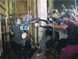 Activistas niegan que tengan filiación partidaria y aseguran que se convocan a través de las redes sociales. EFE /