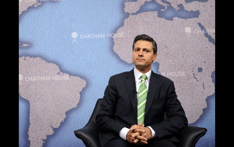 Peña Nieto detalla que dada su importancia y magnitud la reforma política se dividirá en tres grandes bloques. EFE /