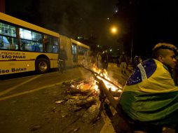 Seis protestas tuvieron lugar en Sao Paulo para reclamar por el alza al transporte y por la Copa Confederaciones. ARCHIVO /