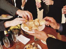 • ¿Por qué algunas personas comen demasiado? THINKSTOCK  /