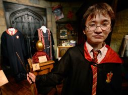 Los vestuarios que usaron Daniel Radcliffe, Emma Watson y Rupert Grint constituyen el principal reclamo del evento. AFP /