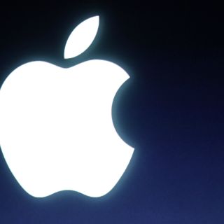 Apple, acusada de manipular precios de e-books; la empresa lo niega