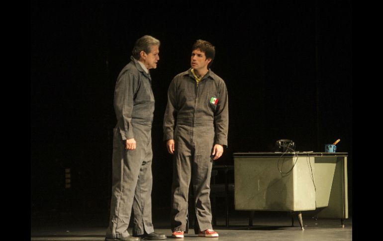 Vínculo sanguíneo. En ''Almacenados'', Héctor y Sergio (padre e hijo), desarrollan un conflicto generacional que invita a la reflexión.  /