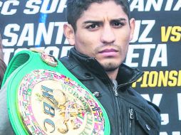 El título Pluma del CMB que le pertenece a Ábner Mares ahora, fue propiedad de Jhonny González hasta hace nueve meses. AP /