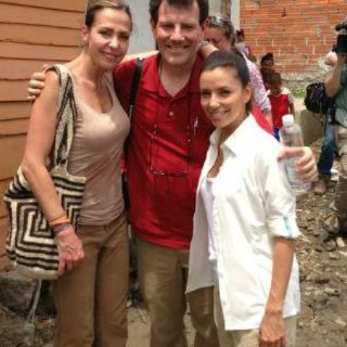 Eva Longoria participa en documental ''Half the Sky''