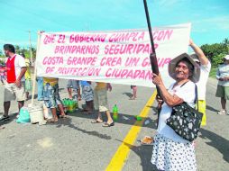 Cansados de ser ignorados por las autoridades, el grupo de guerrerenses se organizó para enfrentar la embestida de la delincuencia. EFE /