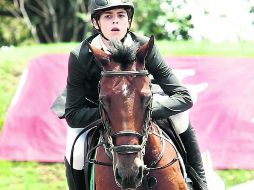Juan Pablo Gaspar a lomos de ''Gama Cocu'' se impuso en la prueba de 1.30 metros. Con otros caballos logró el segundo y tercer lugar. EL INFORMADOR /