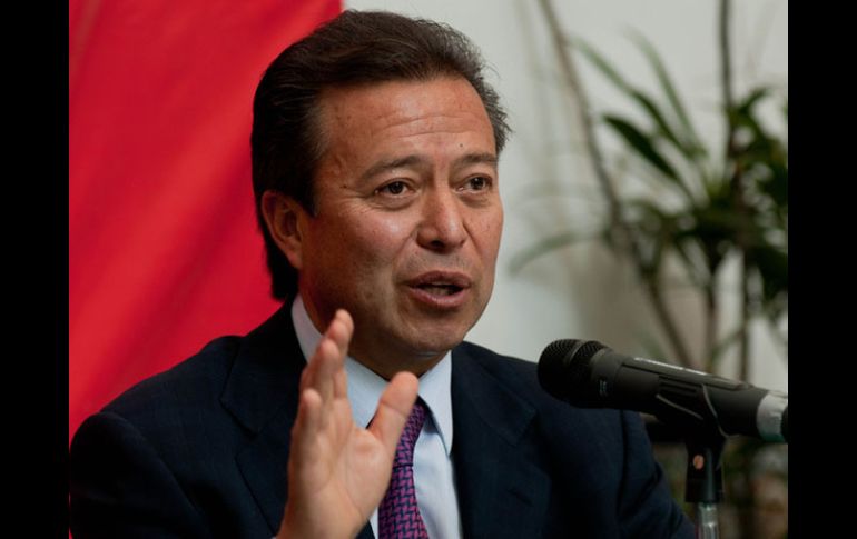 César Camacho Quiroz llama a los partidos a no sentirse amenazados por la reforma energética. ARCHIVO /