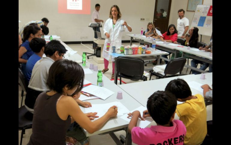 El Instituto ha organizado conciertos, talleres y eventos para celebrar al segundo idioma de comunicación internacional. EFE /