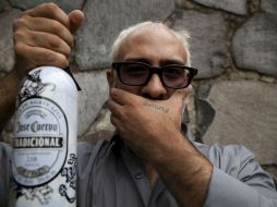 El diseño termosensible de Falcón revela imágenes al conservarla bajo cero grados.  /