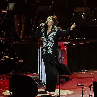 Ana Gabriel le canta a la Luna