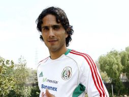 El seleccionado nacional, Aldo de Nigris, sufrió una lesión en su rodilla derecha entrenando con el Tri durante la Copa Confederaciones ARCHIVO /