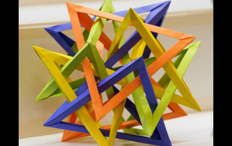 Pieza de origami, parte de la muestra celebrada en el Instituto Tecnológico de la Moda en Nueva York. AFP /