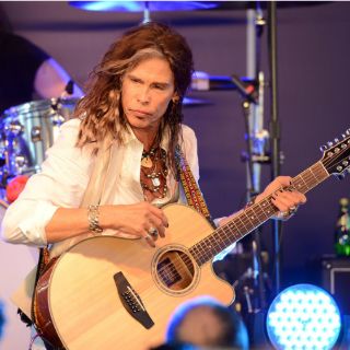 Steven Tyler expresa necesidad de hacer disco en solitario