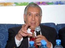 René Avilés Fabila será reconocido en el Palacio de Bellas Artes por sus 50 años de trayectoria. ARCHIVO /