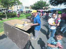 Baratillo. Algunos de los comerciantes involucrados en la reubicacón expresaron su voluntad por sujetarse a nuevas reglas. EL INFORMADOR /