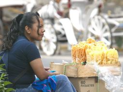 Sobre la tasa de informalidad laboral, el INEGI anuncia que en mayo de 2013 se reduce al ubicarse en una tasa de 59.67 por ciento. ARCHIVO /