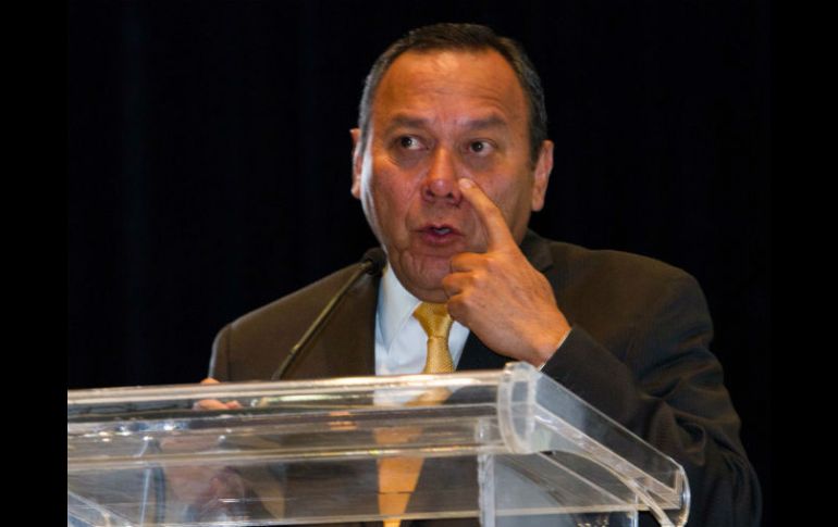 Zambrano insiste en que hay diferencias de prácticas, pero no de fondo en el tema petrolero. NTX /