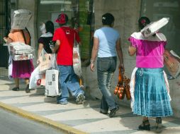 El común denominador de estas familias es que son purépechas, provienen de comunidades cercanas a Paracho, Michoacán. ARCHIVO /