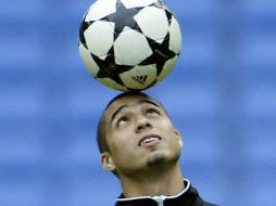 Trezeguet, de 35 años, aún arrastra una lesión en la rodilla izquierda por  la cual fue intervenido quirúrgicamente. ARCHIVO /