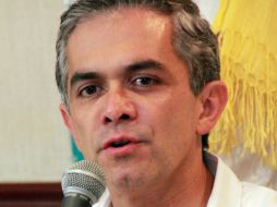 El jefe de gobierno capitalino asegura que también se necesita de la ayuda de la ciudadanía para dar con los desaparecidos. ARCHIVO /