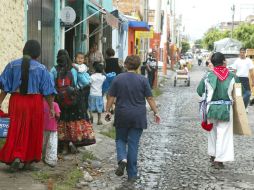 Explican que los negocios que no tienen el permiso para operar son sancionados, e incluso se les impide operar. ARCHIVO /