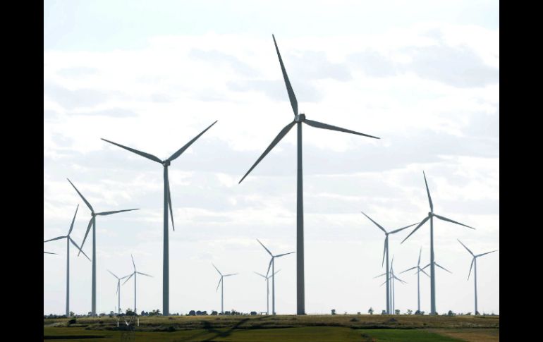La operación del parque eólico evitará la emisión de 25 mil toneladas de bióxido de carbono anuales a la atmósfera. ARCHIVO /