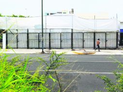 A escondidas. Los trabajos en la finca se han realizado detrás de una lona desde hace meses. EL INFORMADOR /