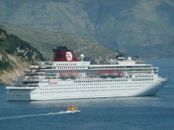 El Zenith será remolcado hasta el puerto de Venecia. ESPECIAL /