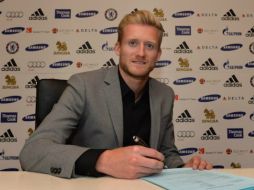 El jugador declara en la página oficial del Chelsea que le alegra integrarse dentro de la escuadra. ESPECIAL /